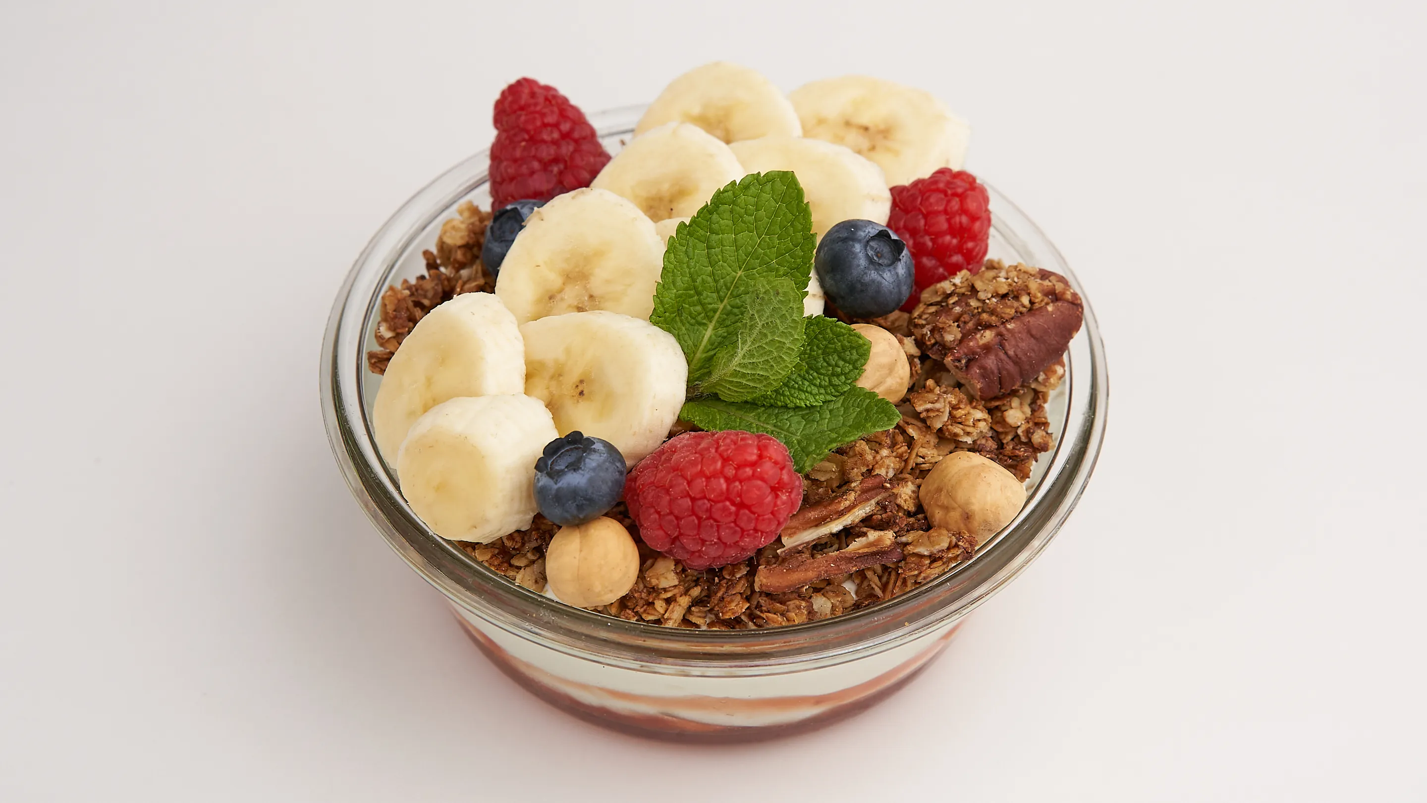 Muesli bowl with fresh fruit